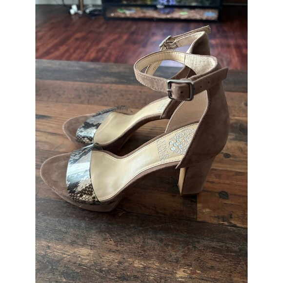 Vince Camuto Snakeskin Print Heels Size 6 - Picture 4 of 7